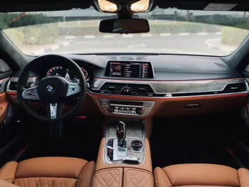 2022 BMW 750 Li GCC SPECS