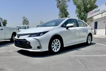 Toyota corolla 1.8L AT white 2022 -WHITE (BLACK)