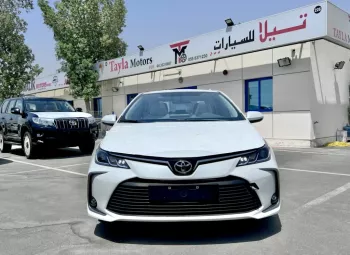 Toyota corolla 1.8L AT white 2022 -WHITE (BLACK)