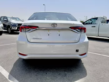 Toyota corolla 1.8L AT white 2022 -WHITE (BLACK)