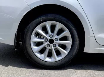 Toyota corolla 1.8L AT white 2022 -WHITE (BLACK)