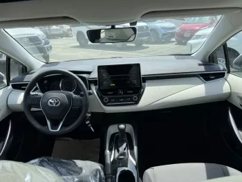 Toyota corolla 1.8L AT white 2022 -WHITE (BLACK)