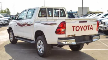 TOYOTA HILUX 2.4L AT WITH DIFFLOCK 2022