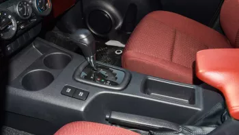 TOYOTA HILUX 2.4L AT WITH DIFFLOCK 2022