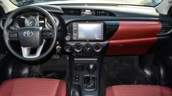 TOYOTA HILUX 2.4L AT WITH DIFFLOCK 2022