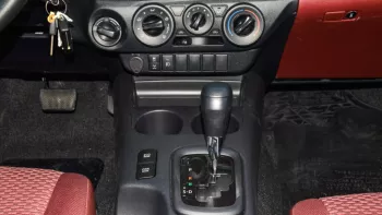 TOYOTA HILUX 2.4L AT WITH DIFFLOCK 2022
