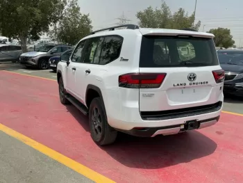 Toyota Land Cruiser LC300 GR 3.3L Diesel 2022