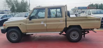 Toyota Land Cruiser Pick Up 4 doors 4.5L v8 diesel