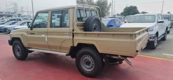 Toyota Land Cruiser Pick Up 4 doors 4.5L v8 diesel