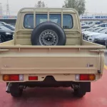 Toyota Land Cruiser Pick Up 4 doors 4.5L v8 diesel - Thumbnail 5