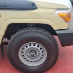 Toyota Land Cruiser Pick Up 4 doors 4.5L v8 diesel - Thumbnail 9