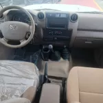 Toyota Land Cruiser Pick Up 4 doors 4.5L v8 diesel - Thumbnail 11