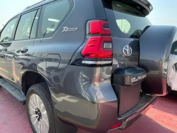 Toyota Prado TXL 4.0L / V6 spare up 4WD / 2022