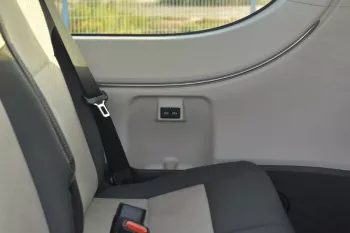 2022 MODEL TOYOTA HIACE HIGH ROOF GL 2.8L  DIESEL 13  SEATER BUS AUTOMATIC TRANSMISSION
