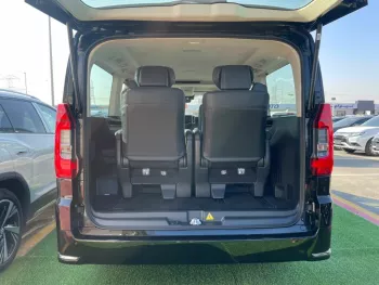 Toyota Granvia 2023 Premium 3.5L ,6 seat ,360cam , full option