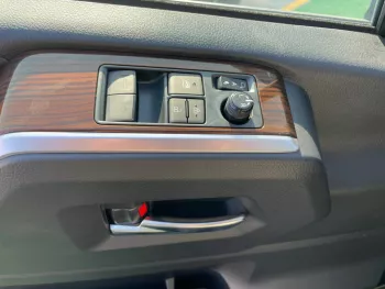 Toyota Granvia 2023 Premium 3.5L ,6 seat ,360cam , full option