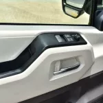 2022 MODEL TOYOTA HIACE HIGH ROOF GL 2.8L  DIESEL 13  SEATER MANUAL TRANSMISSION - Thumbnail 10