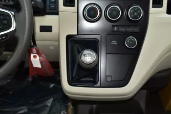 2022 MODEL TOYOTA HIACE HIGH ROOF GL 2.8L  DIESEL 13  SEATER MANUAL TRANSMISSION