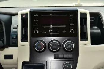2022 MODEL TOYOTA HIACE HIGH ROOF GL 2.8L  DIESEL 13  SEATER MANUAL TRANSMISSION