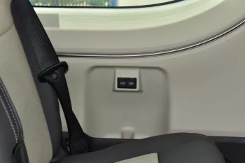 2022 MODEL TOYOTA HIACE HIGH ROOF GL 2.8L  DIESEL 13  SEATER MANUAL TRANSMISSION