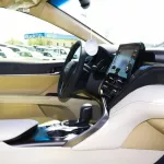 Toyota Camry Hybrid GLE 2.5L - Thumbnail 10