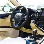 Toyota Camry Hybrid GLE 2.5L - Thumbnail 11