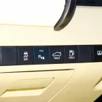 Toyota Camry Hybrid GLE 2.5L - Thumbnail 17