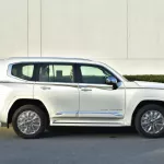 2023 MODEL TOYOTA LAND CRUISER 300 VXR+ V6 4.0L PETROL AUTOMATIC TRANSMISSION - Thumbnail 2