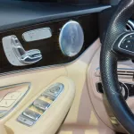 Mercedes Benz C-Class C300 2019 - Thumbnail 19