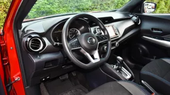 Nissan kicks 2018 FWD 5 Doors 4Cyl
