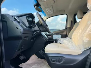 TOYOTA GRANVIA 2.8L DIESEL VIP PREMIUM 6 SEATER 2023 MODEL