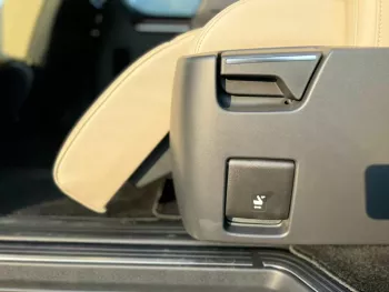 TOYOTA GRANVIA 2.8L DIESEL VIP PREMIUM 6 SEATER 2023 MODEL