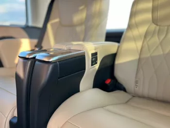 TOYOTA GRANVIA 2.8L DIESEL VIP PREMIUM 6 SEATER 2023 MODEL