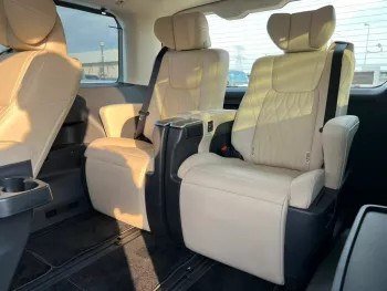 TOYOTA GRANVIA 2.8L DIESEL VIP PREMIUM 6 SEATER 2023 MODEL