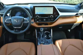2023 MODEL TOYOTA HIGHLANDER LIMITED PLATINUM AWD 2.4L PETROL 7 SEAT AUTOMATIC TRANSMISSION