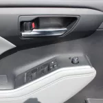Toyota Highlander 2022 AWD 2.5L Hybrid SUV - Thumbnail 10
