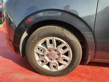 Hyundai Staria Van 3.5P, 11 Seats, Model 2023 Mid Option
