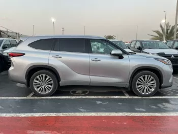 TOYOTA HIGHLANDER PLATINUM 2.4L TURBO CANDIAN SPEC 2023 MODEL