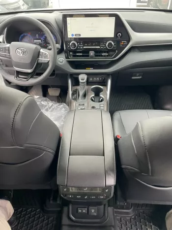 TOYOTA HIGHLANDER PLATINUM 2.4L TURBO CANDIAN SPEC 2023 MODEL