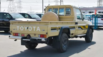 Toyota Land Cruiser Single Cub LX V6 4WD 2022