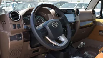 Toyota Land Cruiser Single Cub LX V6 4WD 2022