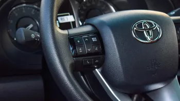 Toyota Hilux SR5 Single Cab 2.7L M/T 2022